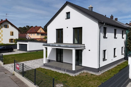 Familienfreundliches Einfamilienhaus mit Garten & zwei Garagen in Maxhütte - Haidhof