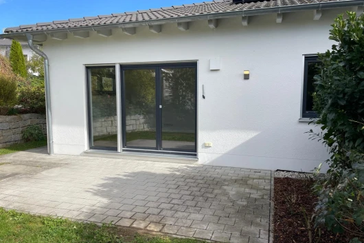 Attraktive Bungalow-Doppelhaushälfte mit Garage und Stellplatz in Maxhütte - Haidhof