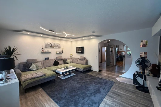Schicke Eigentumswohnung mit Balkon, Garage und Stellplatz in Burglengenfeld
