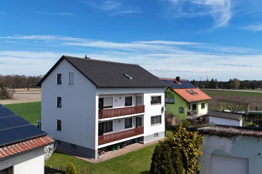 Vielseitiges Mehrfamilienhaus mit separaten Einliegerwohnungen in Katzdorf bei Teublitz