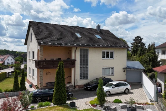 Zweifamilienhaus in Burglengenfeld - Wohnen mit traumhaftem Blick auf die Burg
